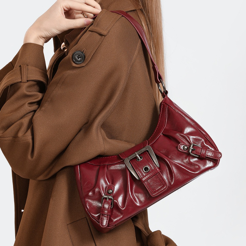 Retro Pleated Hobo Shoulder Bag Stylish Underarm Clutch for Everyday Elegance