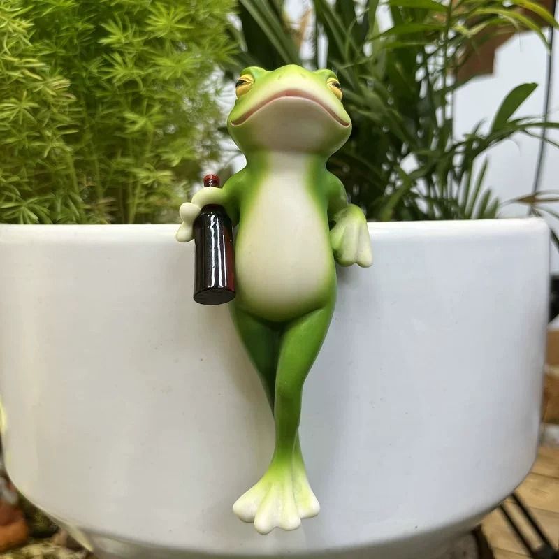 Creative Frog Resin Garden Planter