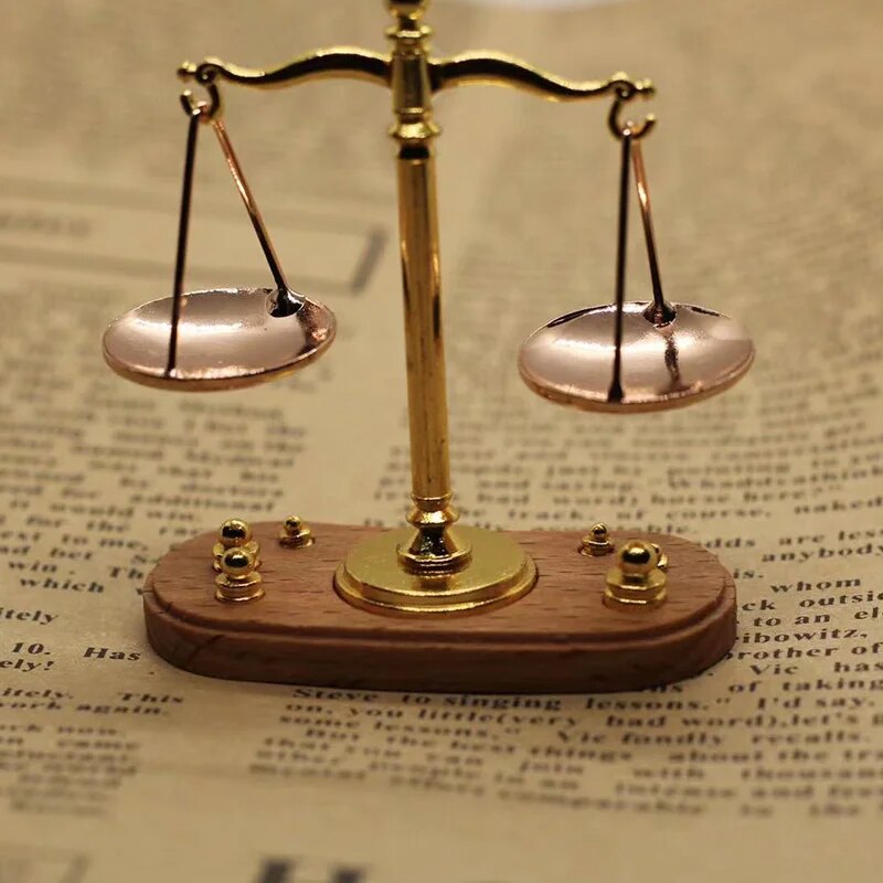 Mini Vintage Balance Scales: Metal Antique Justice Scale Model