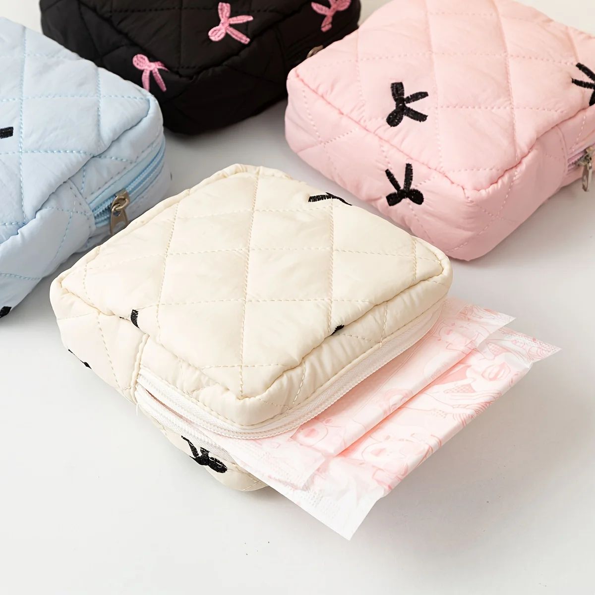 Bow Pattern Sanitary Pad Storage Pouch – Portable Feminine Organizer & Cosmetic Bag for Women