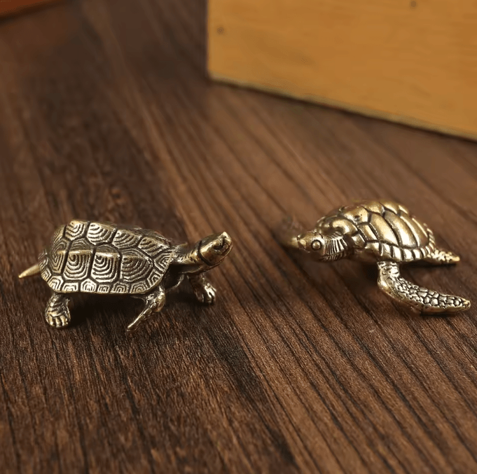 Vintage Copper Turtle Figurine – Feng Shui Brass Tortoise Ornament for Desk, Tea Pet & Home Decor