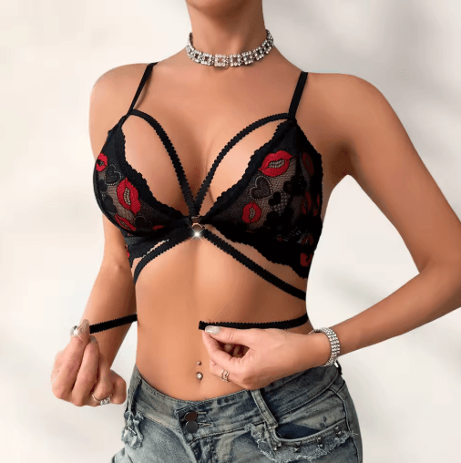 Black Lip Print 3 to 4 Cup Wire Free Sexy Lingerie Bra