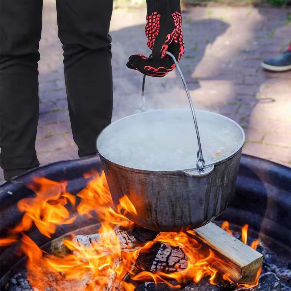 Ultimate HeatShield BBQ & Oven Gloves - Fireproof, High-Temperature, Non-Slip Grill Mitts