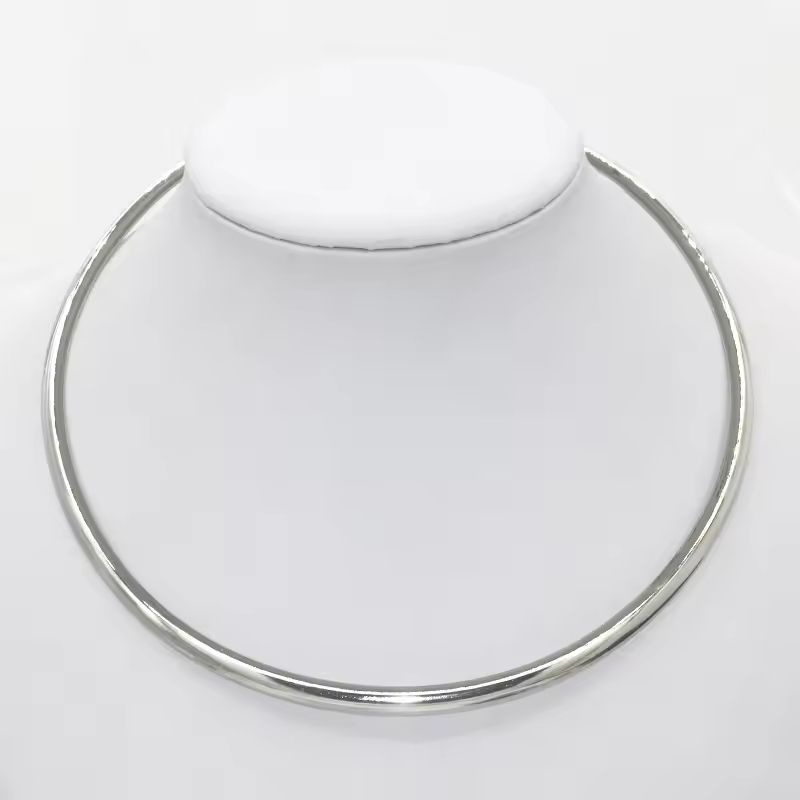 Bold Minimalist Circle Choker Necklace