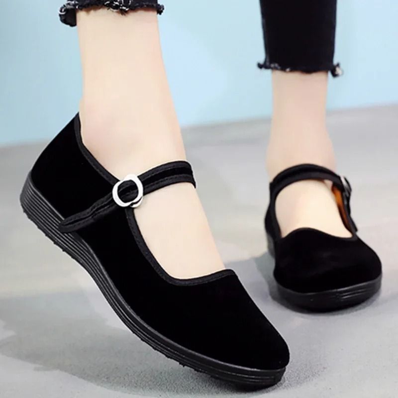 Breathable Slip On Womens Sneakers Casual Mesh Shoes