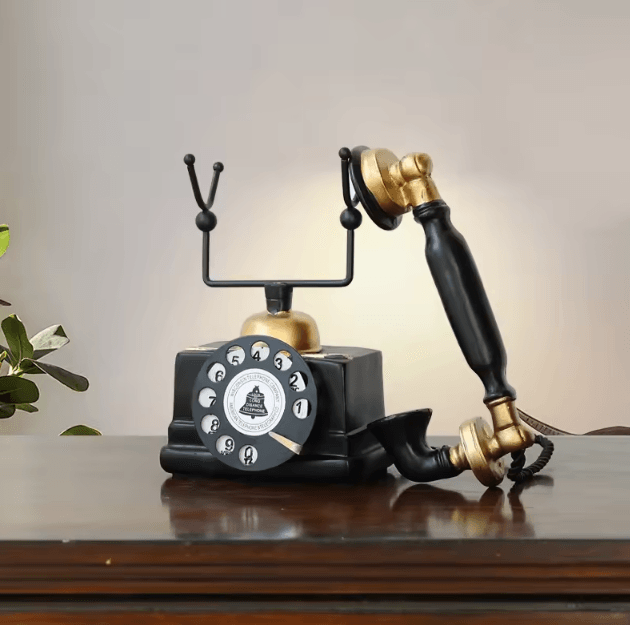 Vintage Retro Telephone Resin Ornament – Classic retro telephone decor for Timeless Living Room Style