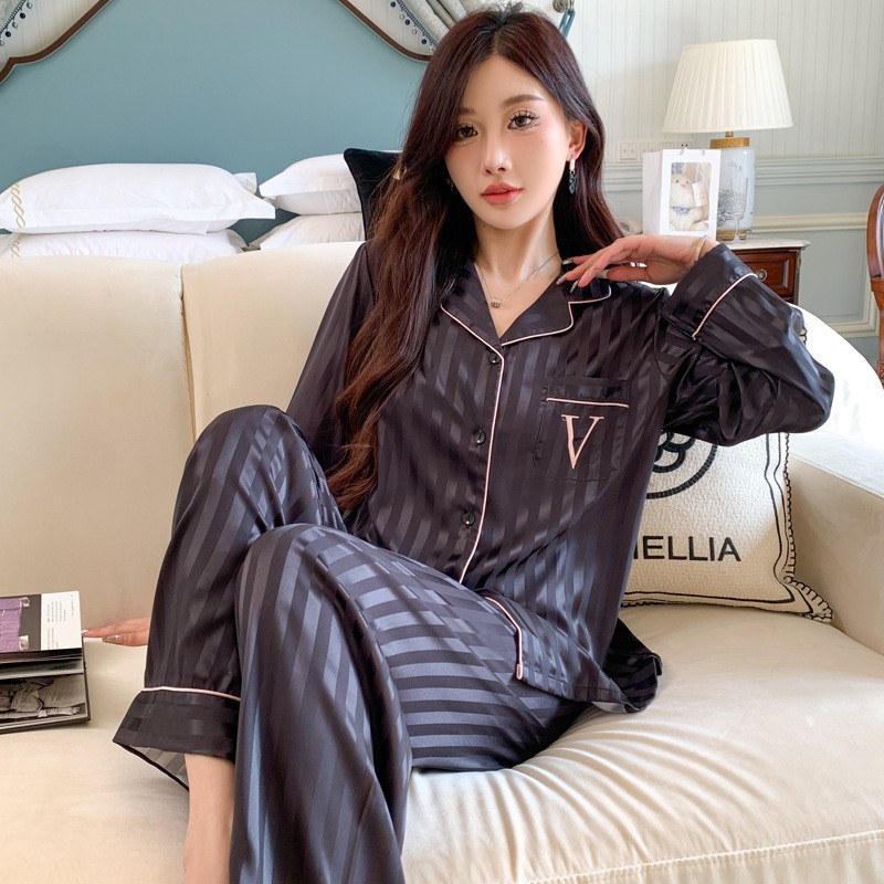 Lightweight Women Ice Silk Pajama Set Long Sleeve Long Pants Comfortable Sleepwear for Spring And Autumn Homewear