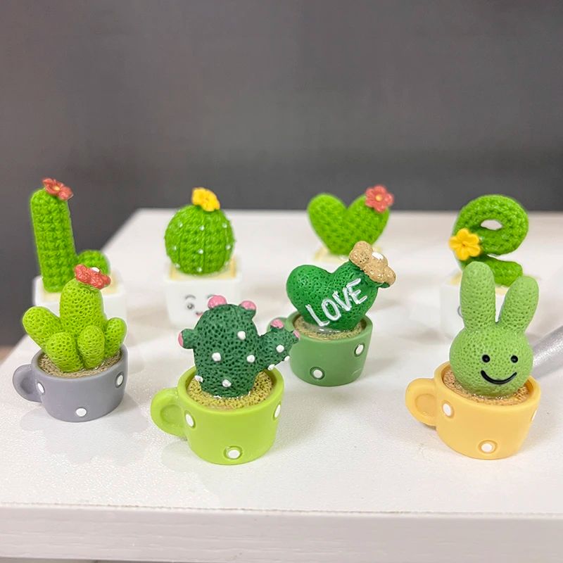 Mini Artificial Succulent Plant Set Resin Cactus Decor for Desk and Home Styling