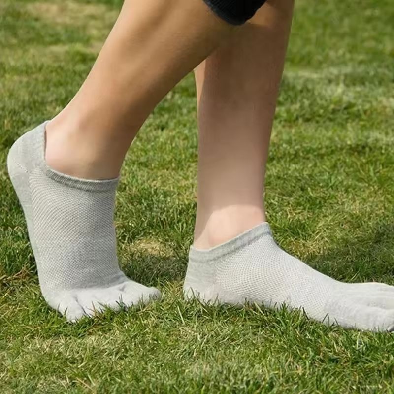 Breathable Five Toe Cotton Sports Socks for Men Moisture Wicking Athletic Socks