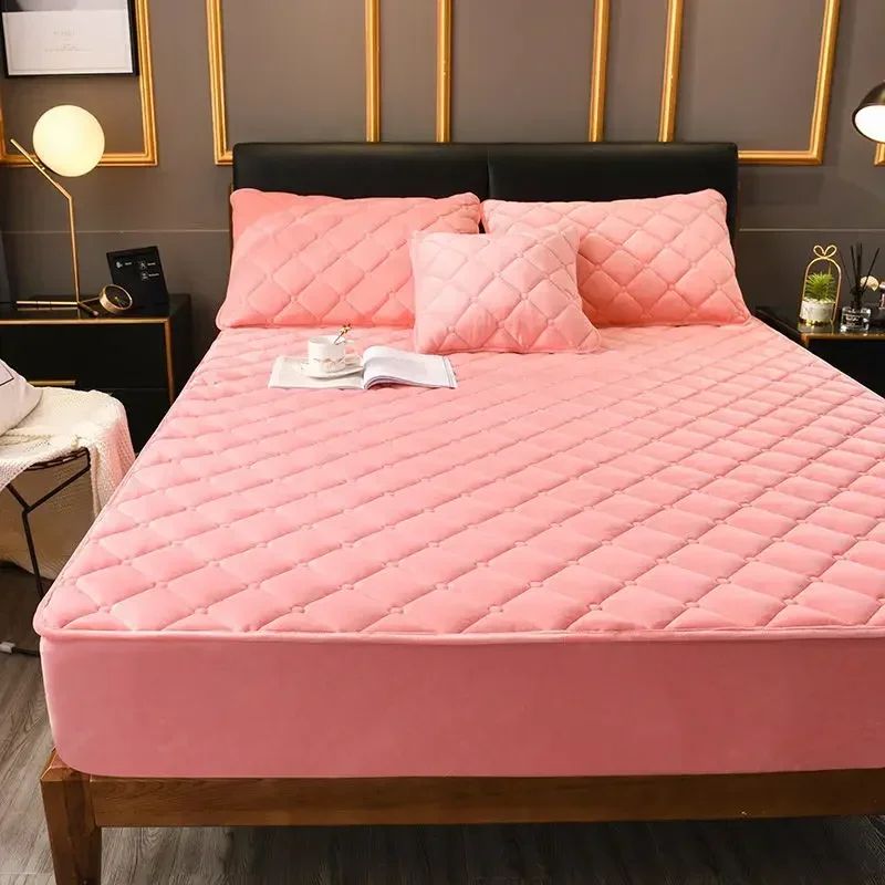 Plush Thickened Crystal Velvet Quilted Mattress Cover