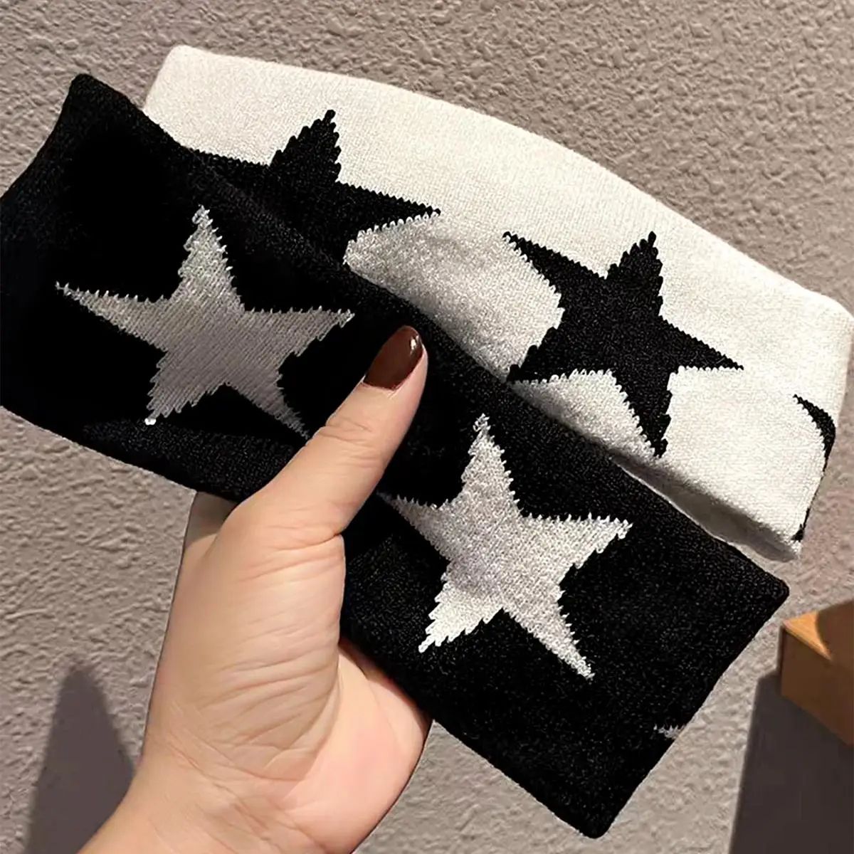 Black & White Star Non Slip Headband for Women – Soft Yoga Workout Hair Wrap