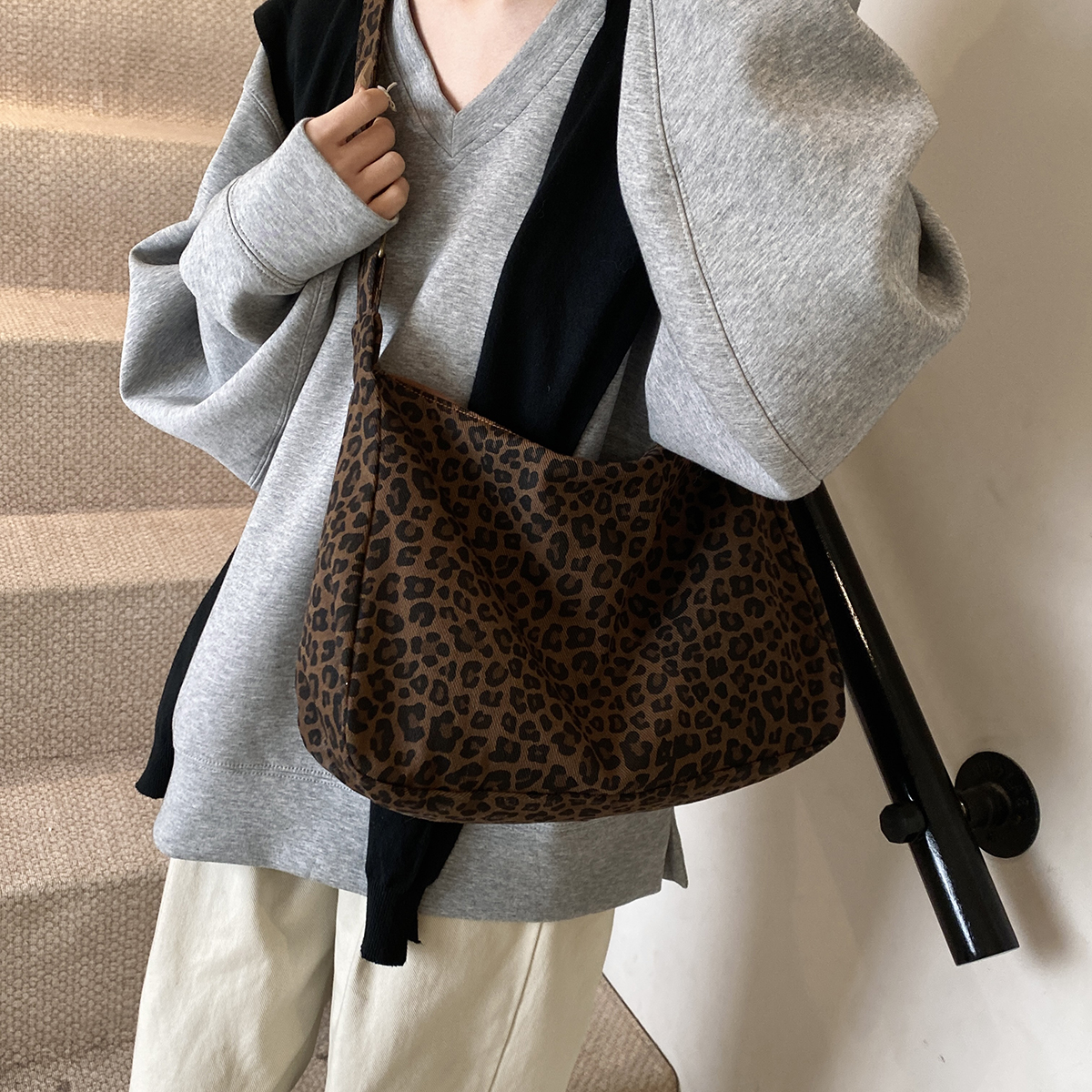 Trendy Casual Soft Textile Women's Shoulder Bag, Leopard Print Crossbody