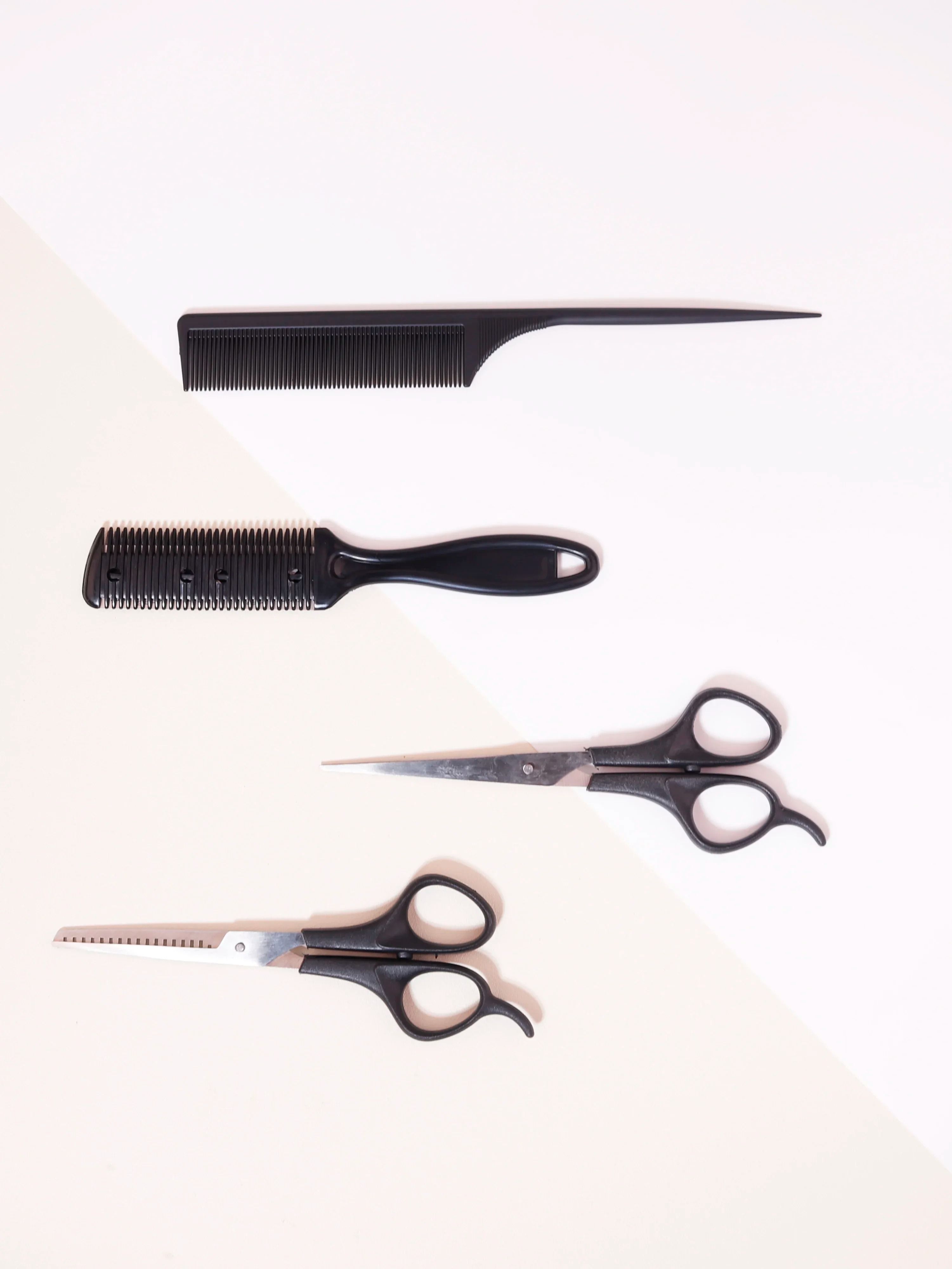 Professional Hairstyling Tool Set Hair Clippers Combs and Thinning Clippers