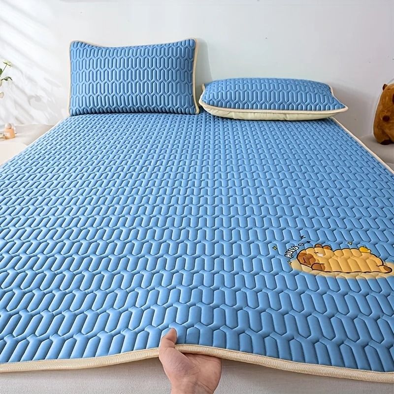 Ultra-Soft Cooling Mattress Pad – Breathable Hypoallergenic Bed Topper with Charming Designs