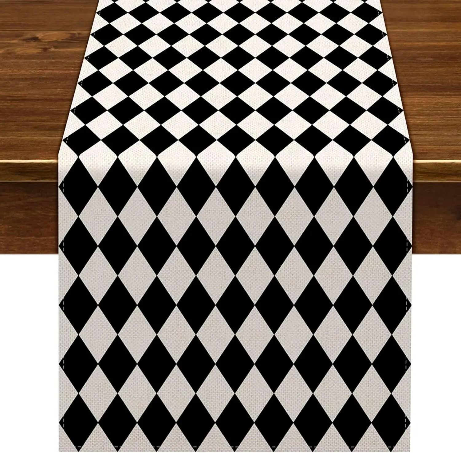 Geometric Narrative Runner – High-Definition Lattice Architectural Sculpture