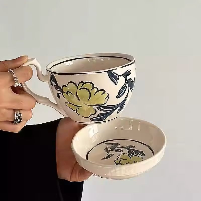 Large Ceramic Breakfast Mug with Lid and Saucer, Retro Style
