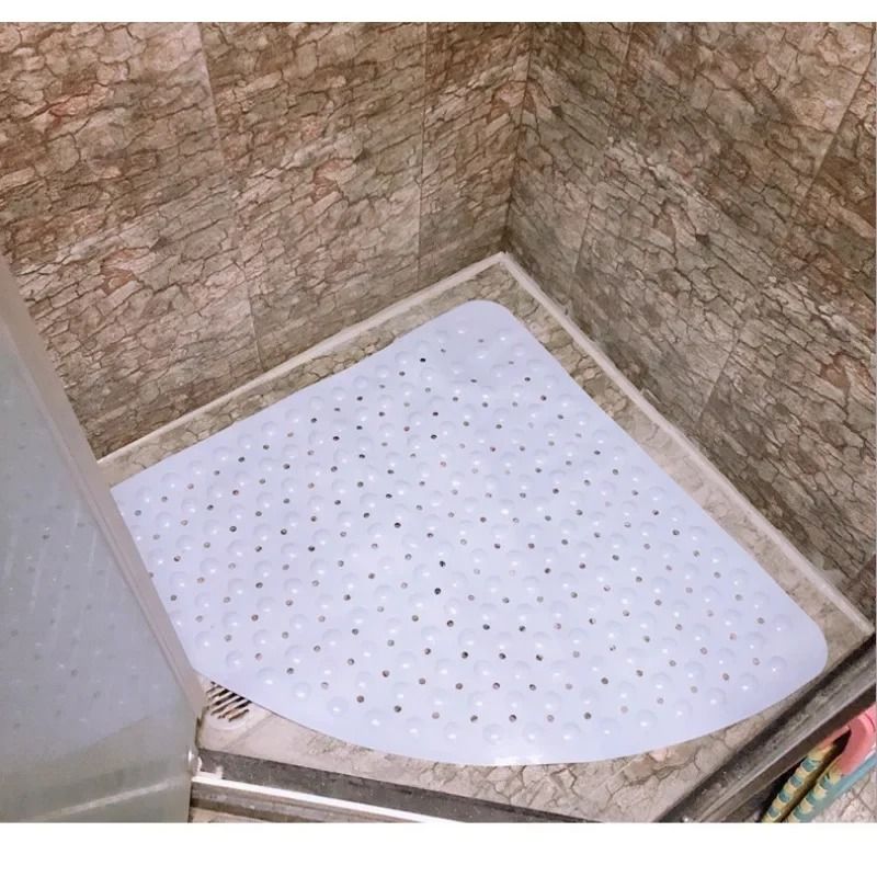 Comfortable Triangle Shower Mat with Non Slip Diamond Design