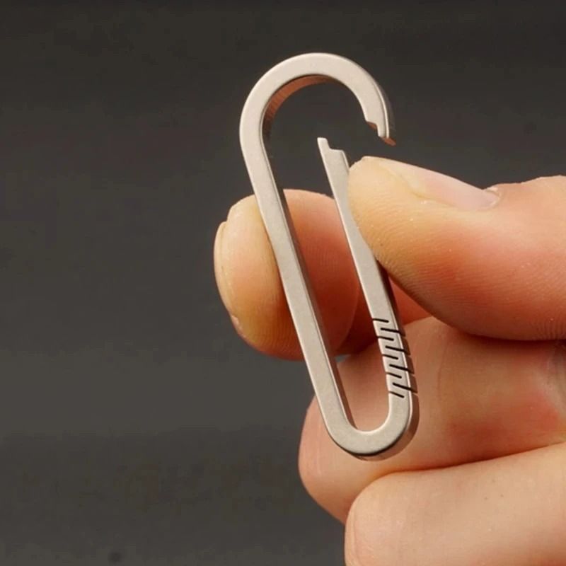 Multifunctional Titanium Alloy Quick Release Keychain – Ultra-Light Carabiner Car Keyring