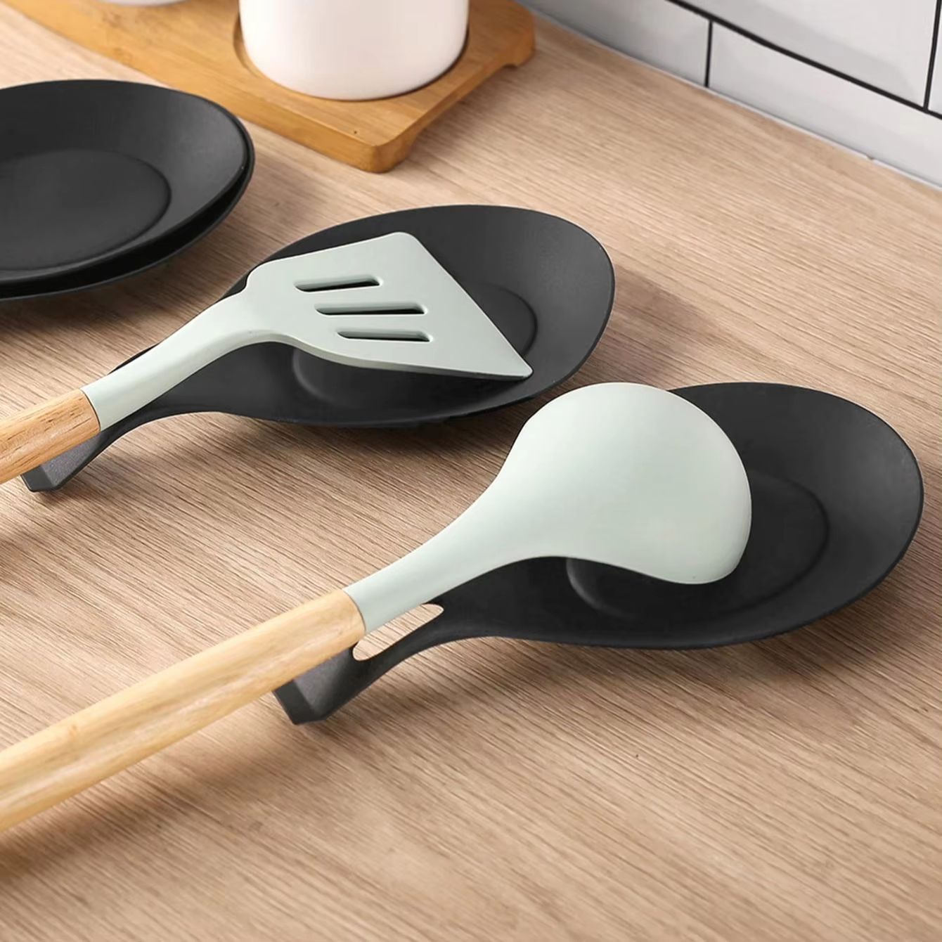 Silicone Insulation Spoon Shelf and Heat-Resistant Placemat – Multi-Use Kitchen Glass Coaster Tray
