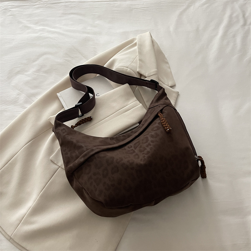 Leopard Print Crossbody Bag for Women, Large Capacity Hobo Shoulder Bag for Casual Outfit