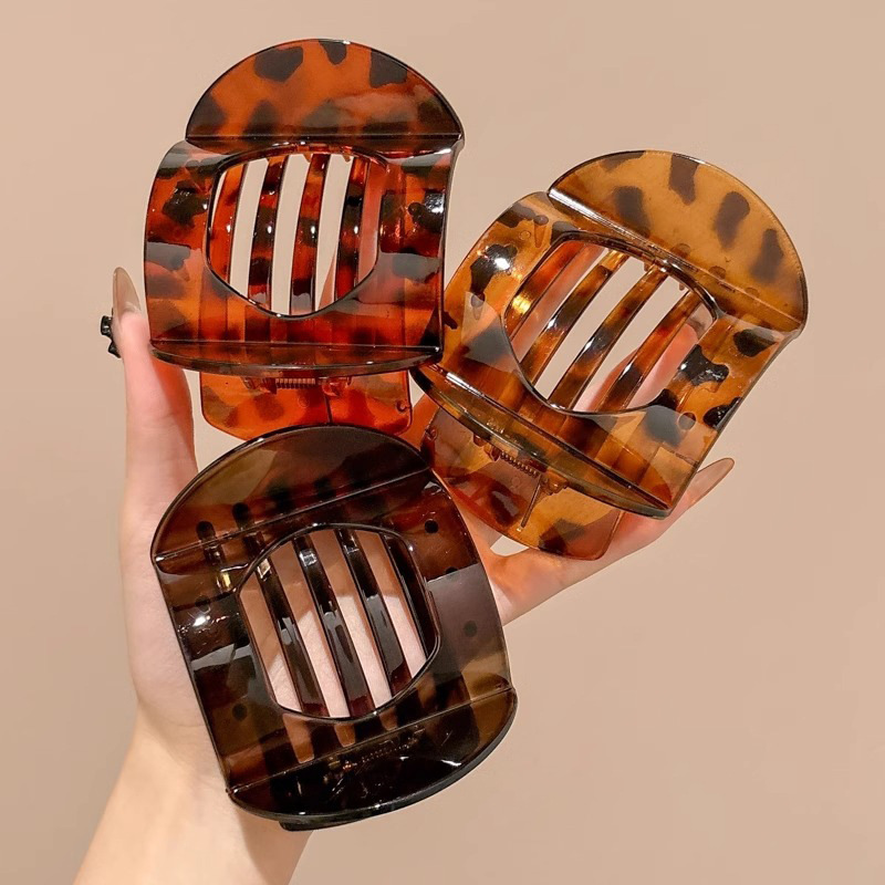Leopard Print Acetic Acid Hair Clip  Stylish Spring Spoon Clip for Women, Simple and Elegant Headpiece Accessory