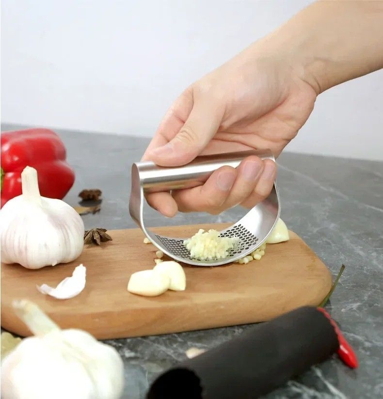 Upgraded Stainless Steel Garlic Press Rocker Manual Garlic Ginger Crusher and Mincer Kitchen Tool