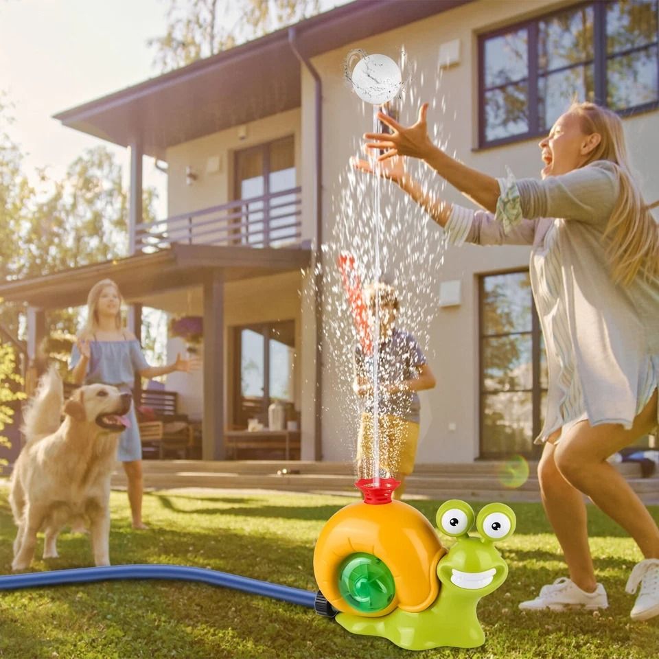 Outdoor Water Sprinkler Toy, Baseball Play Set with Snail Design, Rotating Water Sprayer for Kids