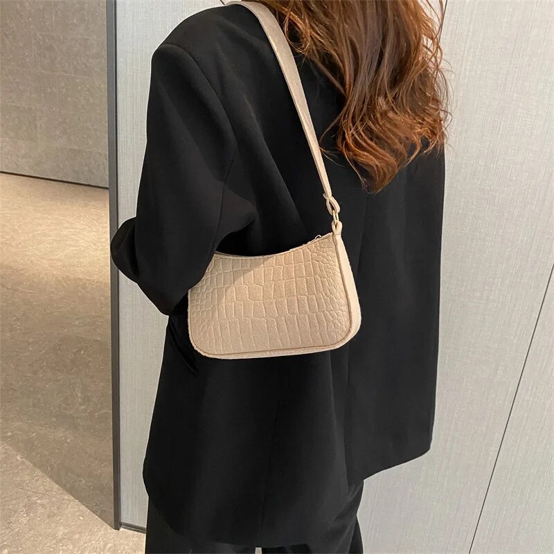 Retro Casual Small Square Shoulder Bag, Trendy, Compact, and Versatile Autumn Fashion