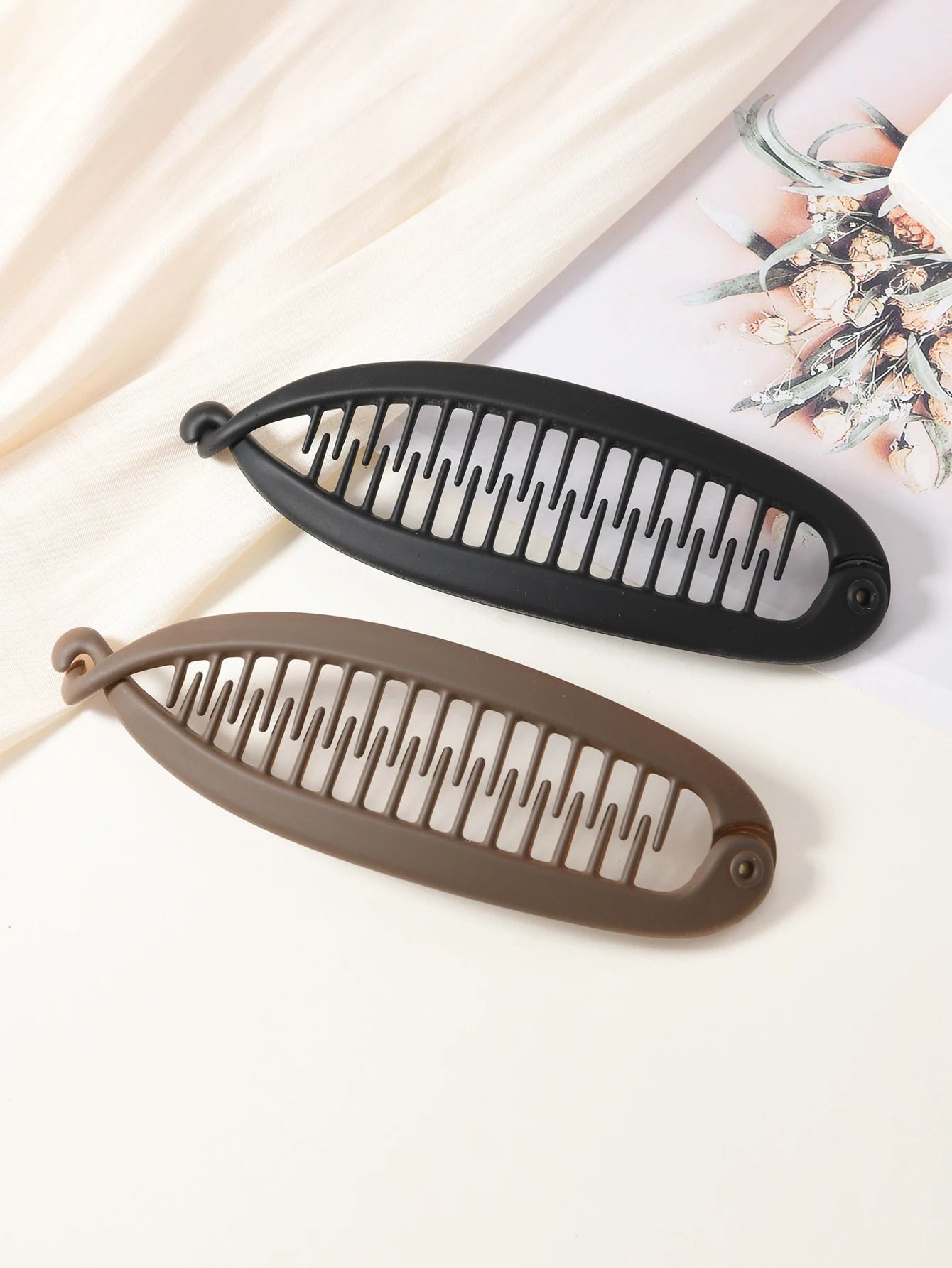 Large Hair Volume Amber Banana Clip Ponytail Clip