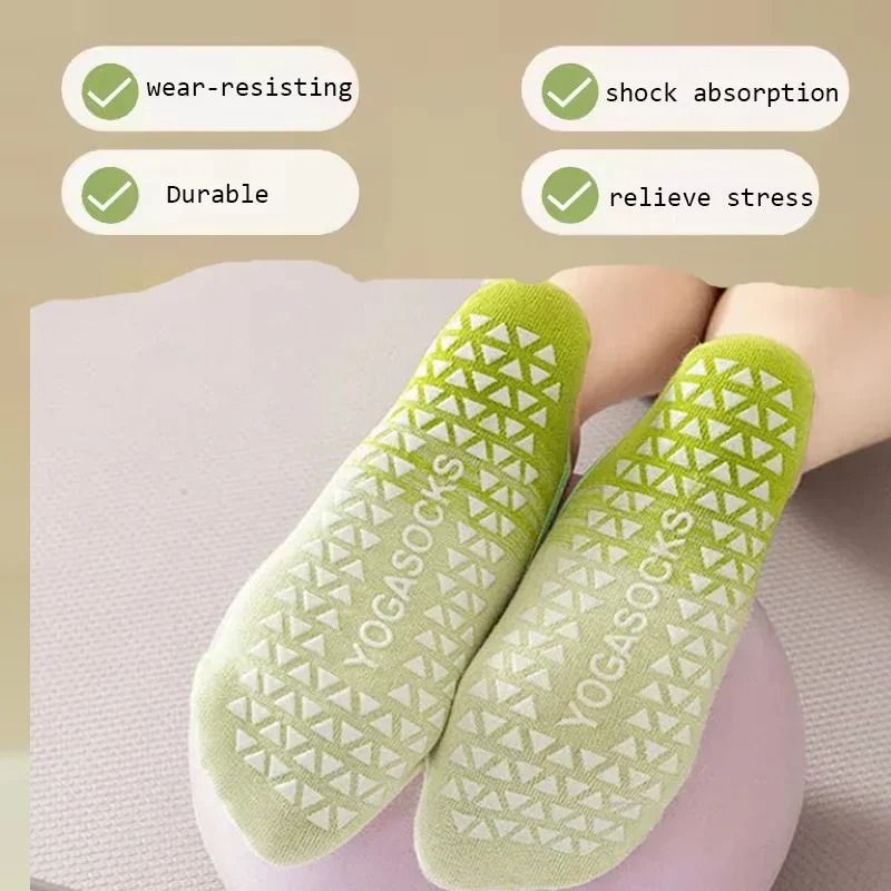 Gradient Silicone Yoga Socks – High-Performance Non-Slip Pilates Grip & No-Show Fitness Training Socks