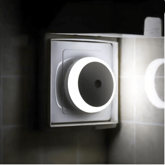 GlowEase Plug-In Smart Dusk to Dawn LED Night Light