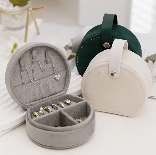 VelvetMini Portable Jewelry Box Travel Organizer Flannel Compact Storage Case for Rings Earrings Necklace Small Cute