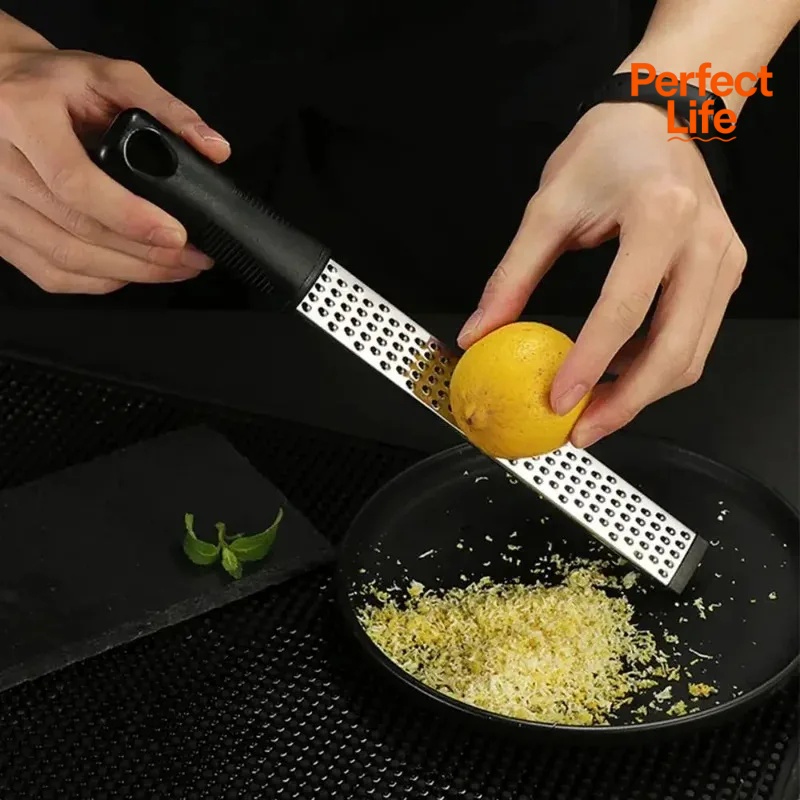 Stainless Steel Cheese Grater Peeler with Sharp Blade, Manual Vegetable and Lemon Grater, High Quality Kitchen Tool