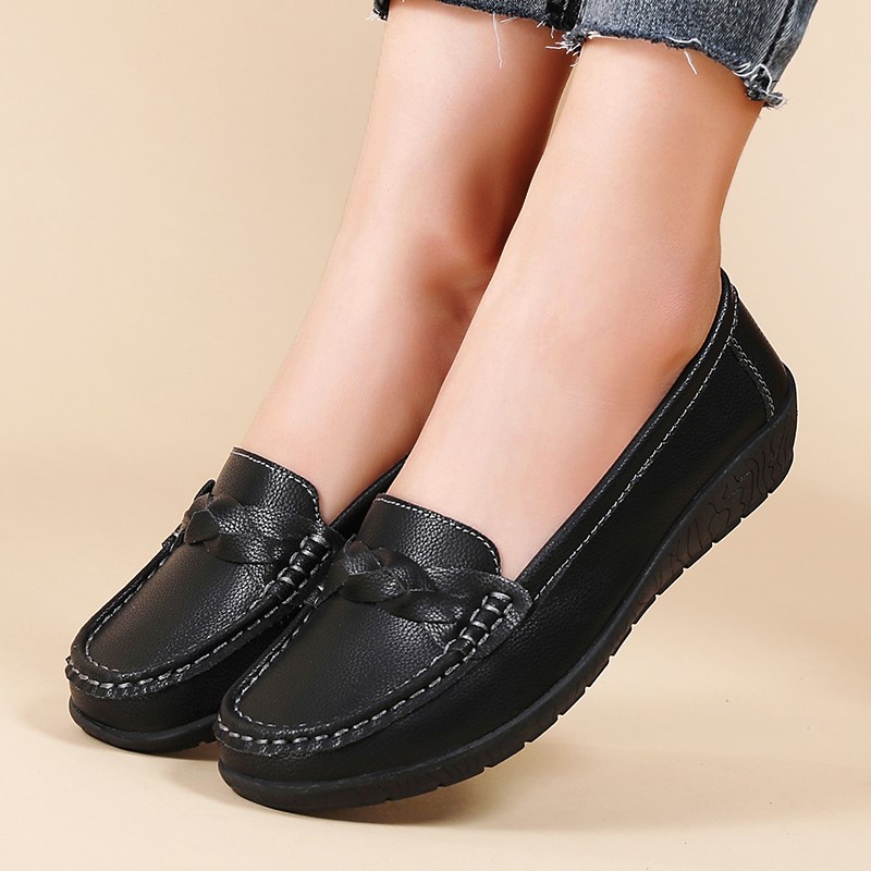 Women Leather Moccasins Shoes, Round Toe Flats, Slip On Black Casual Shoes
