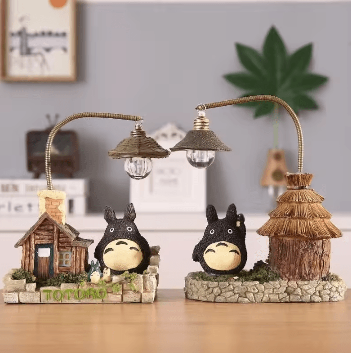 Cartoon Wooden House Night Light – Anime-Inspired Mini LED Desk Lamp Decor