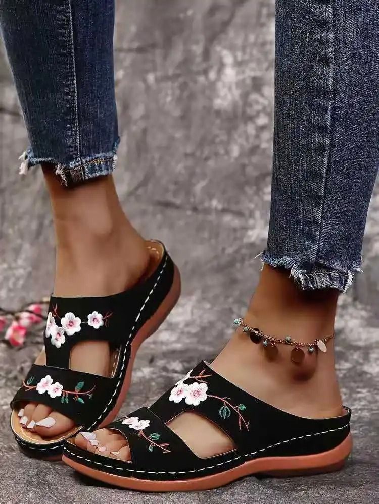 Women Embroidered Flower Leather Wedge Slippers