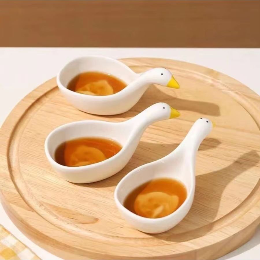 Swan Shaped Ceramic Sauce Plate – Elegant Dipping & Seasoning Dish for Kitchen & Table