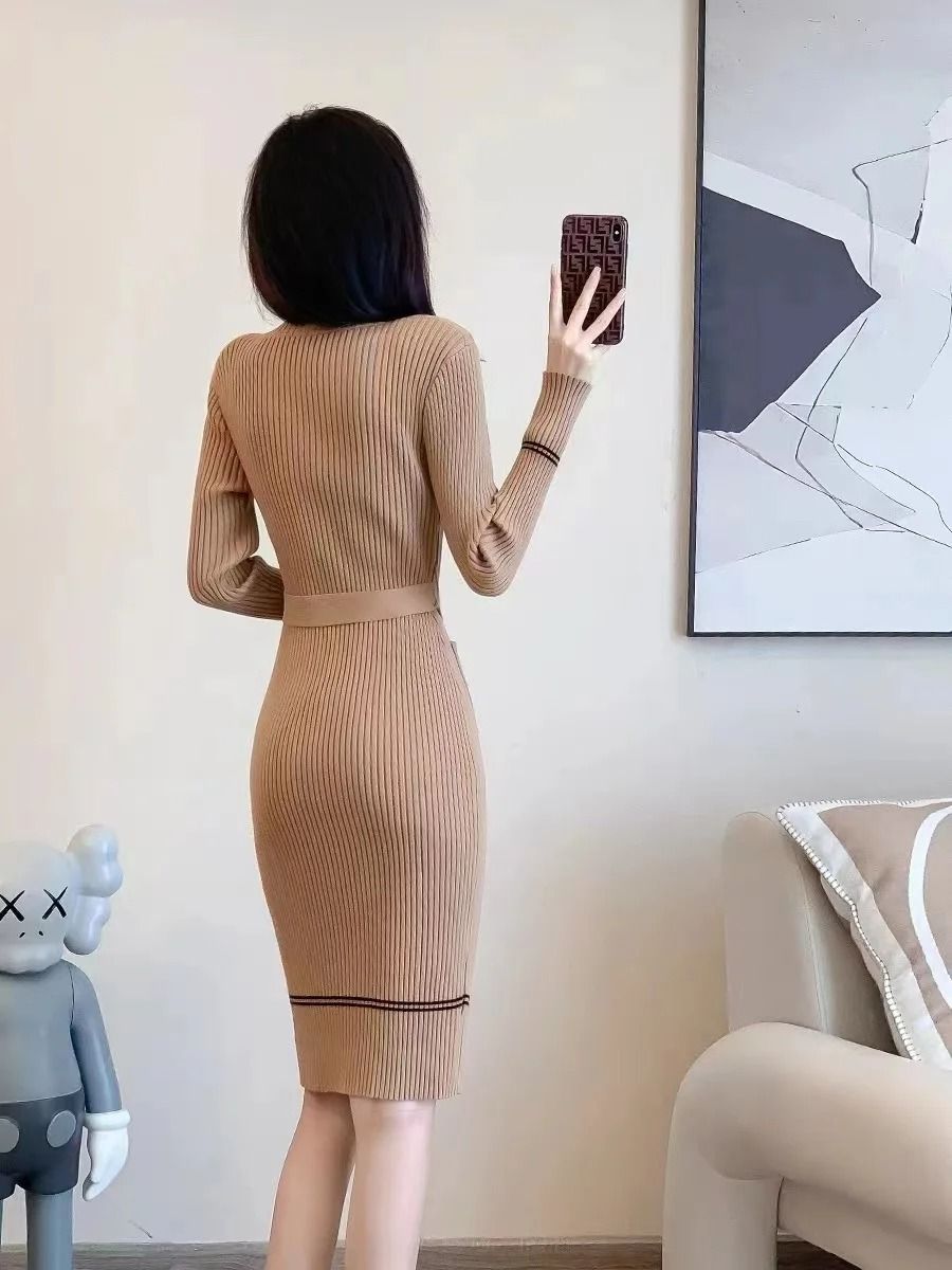 French Style Celebrity Temperament Round Collar Slim Bottom Wrap Hip Autumn Winter Dress