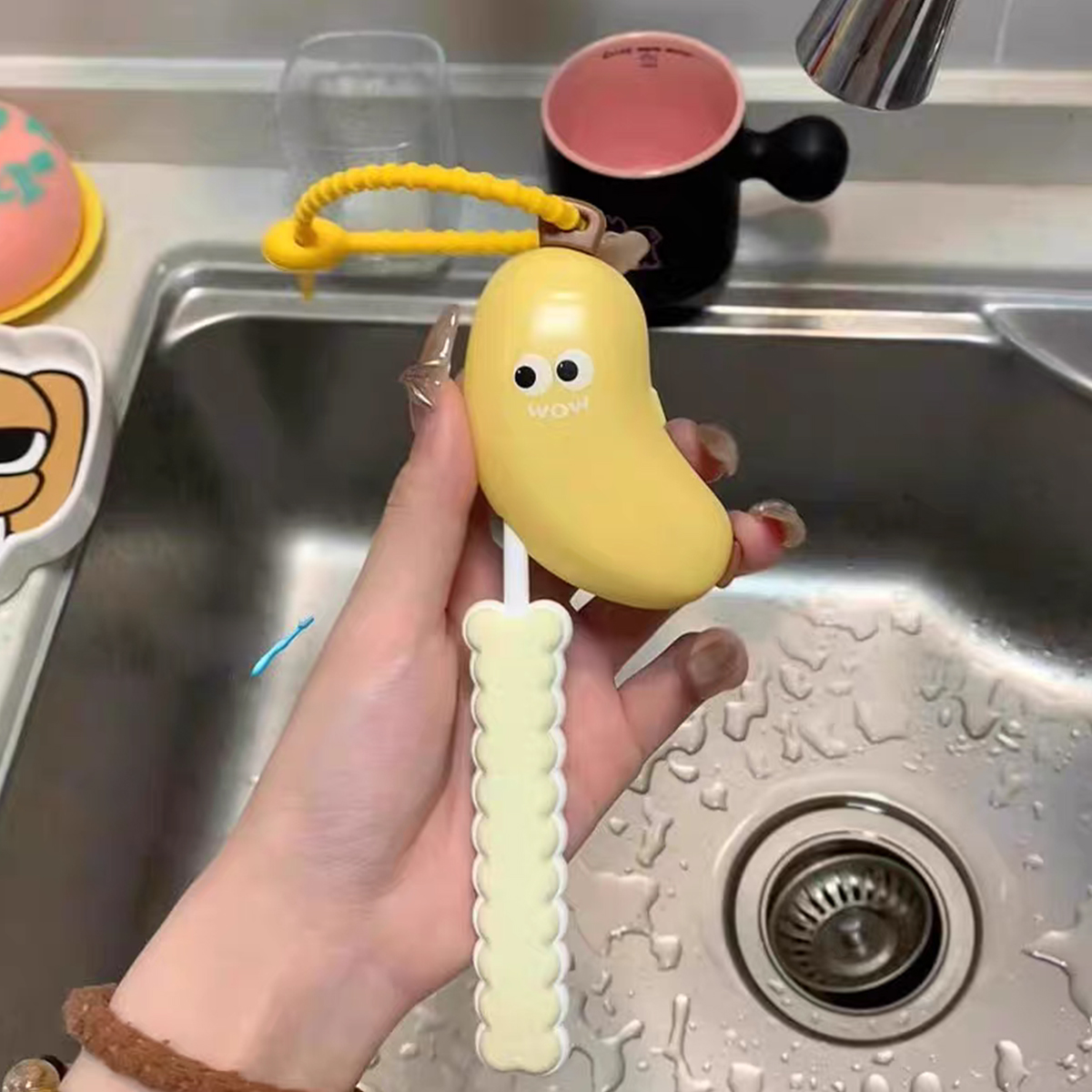 Compact and Convenient Banana Toothbrush Protective Cap, Essential Travel Toothbrush Cover with Toothpaste Storage Box