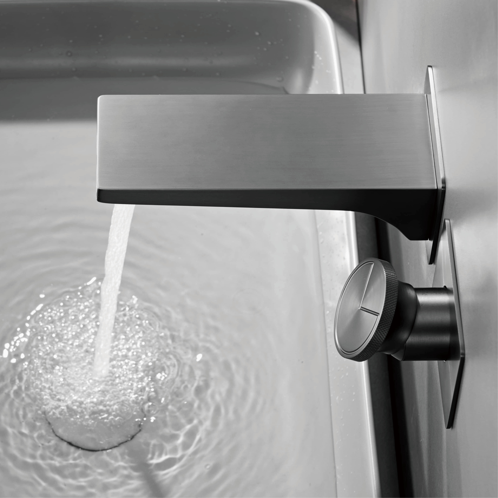 Wall Mounted Bathroom Faucet Single Handle Brass Chrome Basin Tap