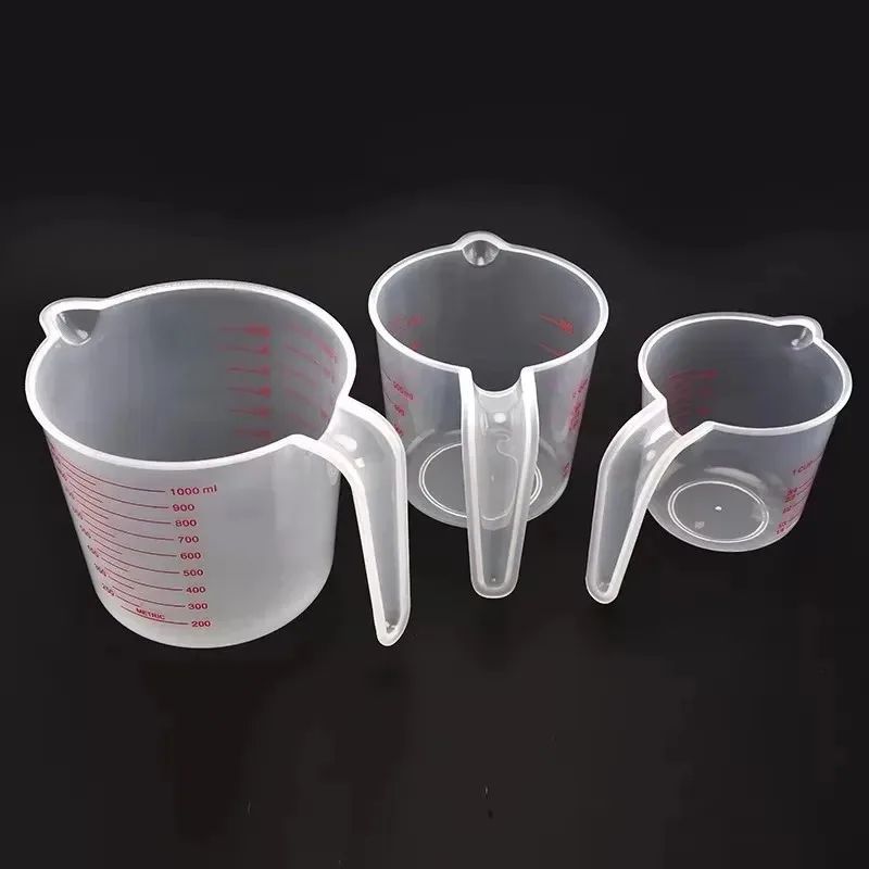Clear Plastic Liquid Measuring Cup Beaker for Baking and Cooking (8.45 fl oz / 16.91 fl oz / 33.81 fl oz)