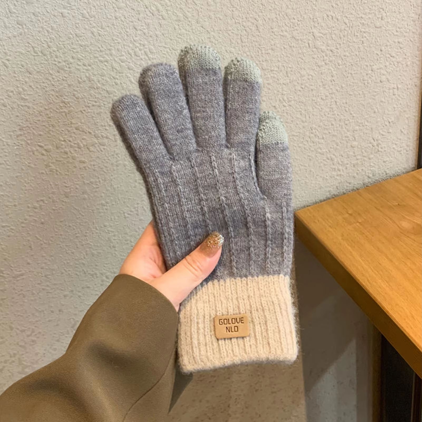 Women's Cable Knit Fleece-Lined Touch-Screen Winter Gloves