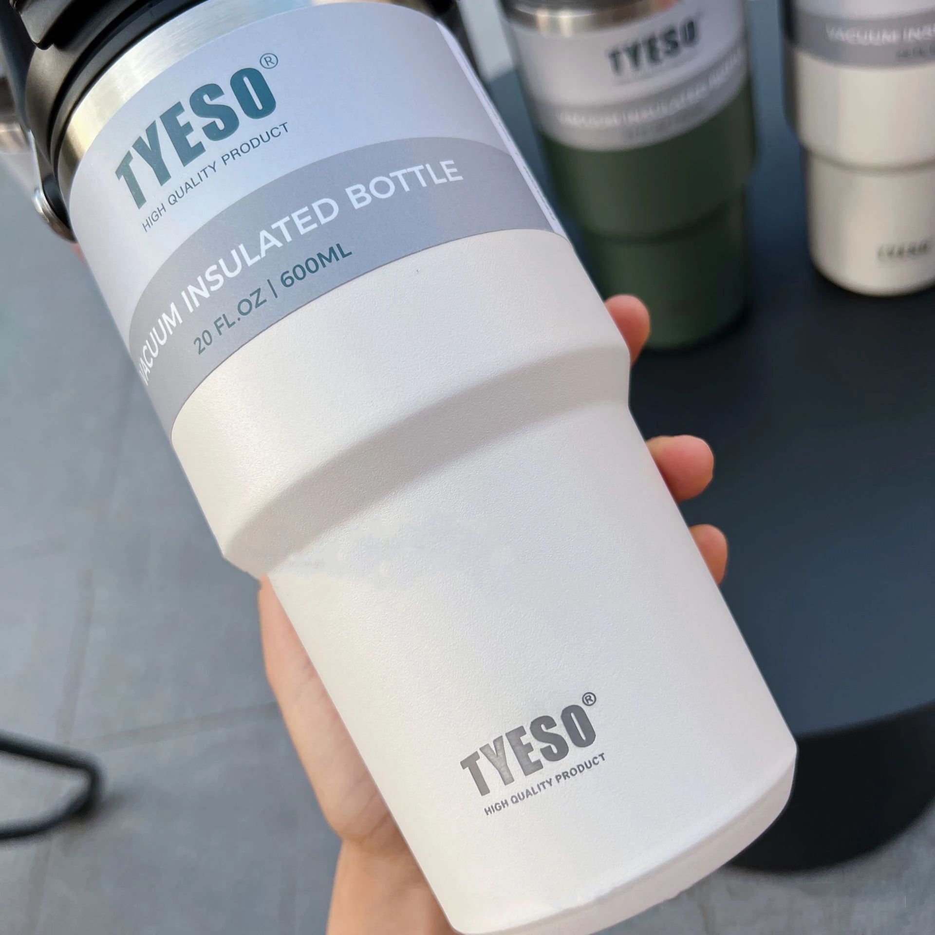 Vacuum Flask Car Water Bottle, 304 Stainless Steel Coffee Cup with Leak-Proof Lid, Handle & Non-Slip Base