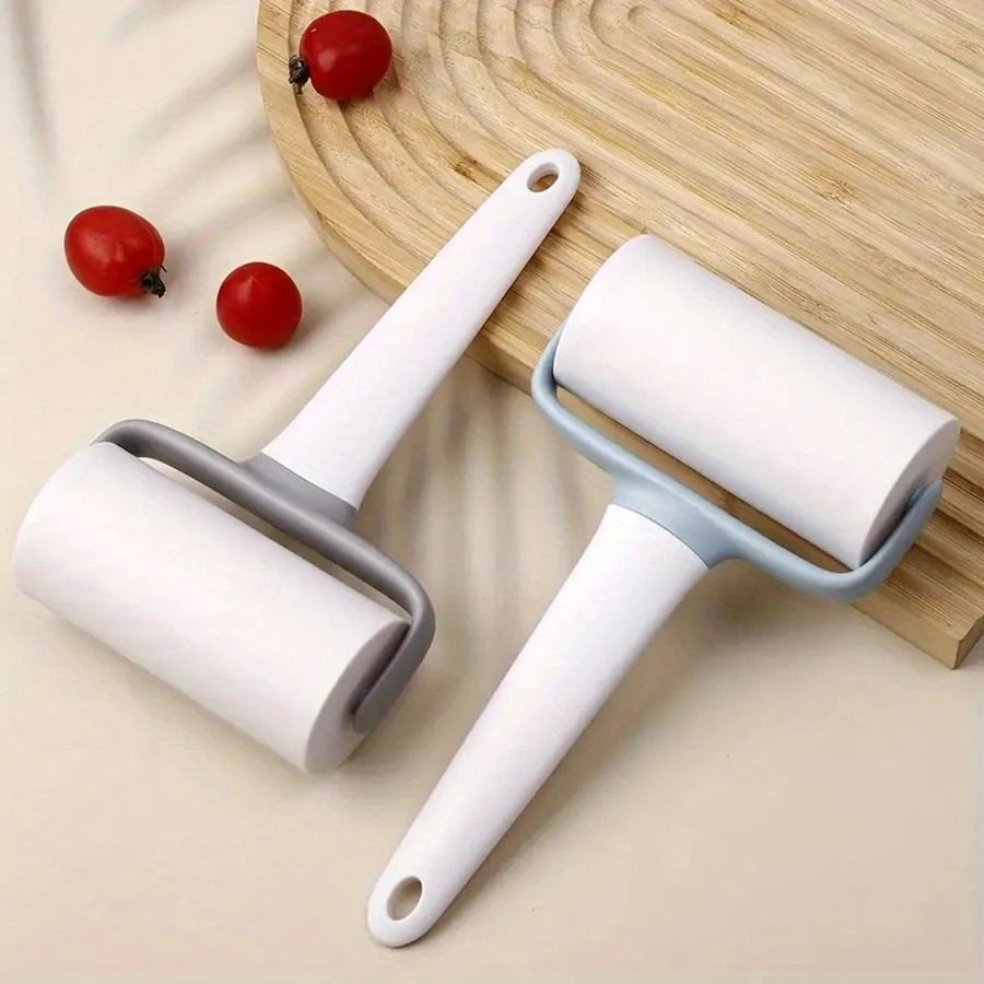 Hand-Held Pastry Roller – Ergonomic Household Baking Tool