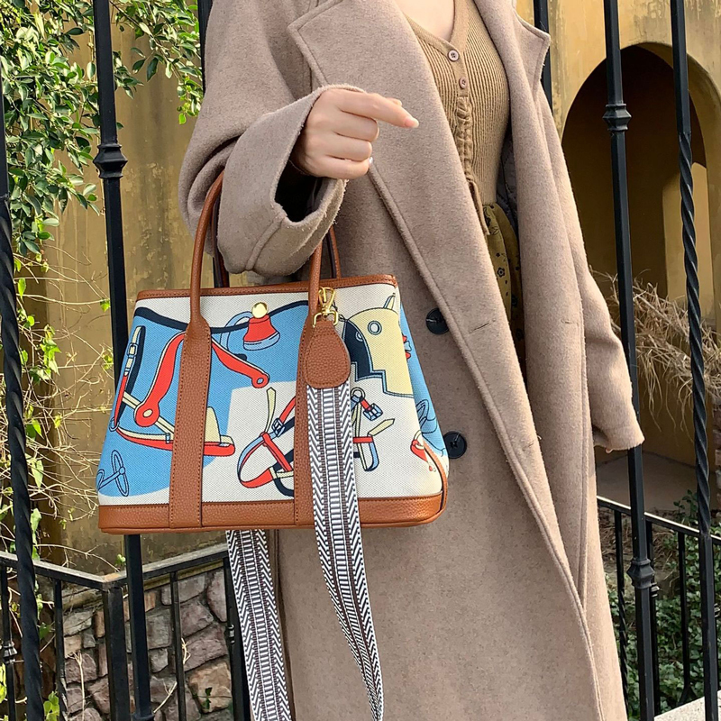 Graffiti Canvas Patchwork Womens Tote Bag Stylish Large Capacity Crossbody Handbag for Everyday Use