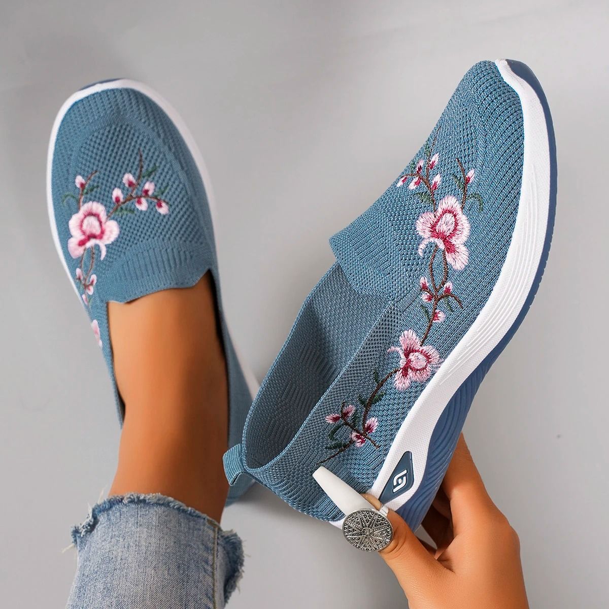 Women Breathable Mesh Flat Casual Sneaker