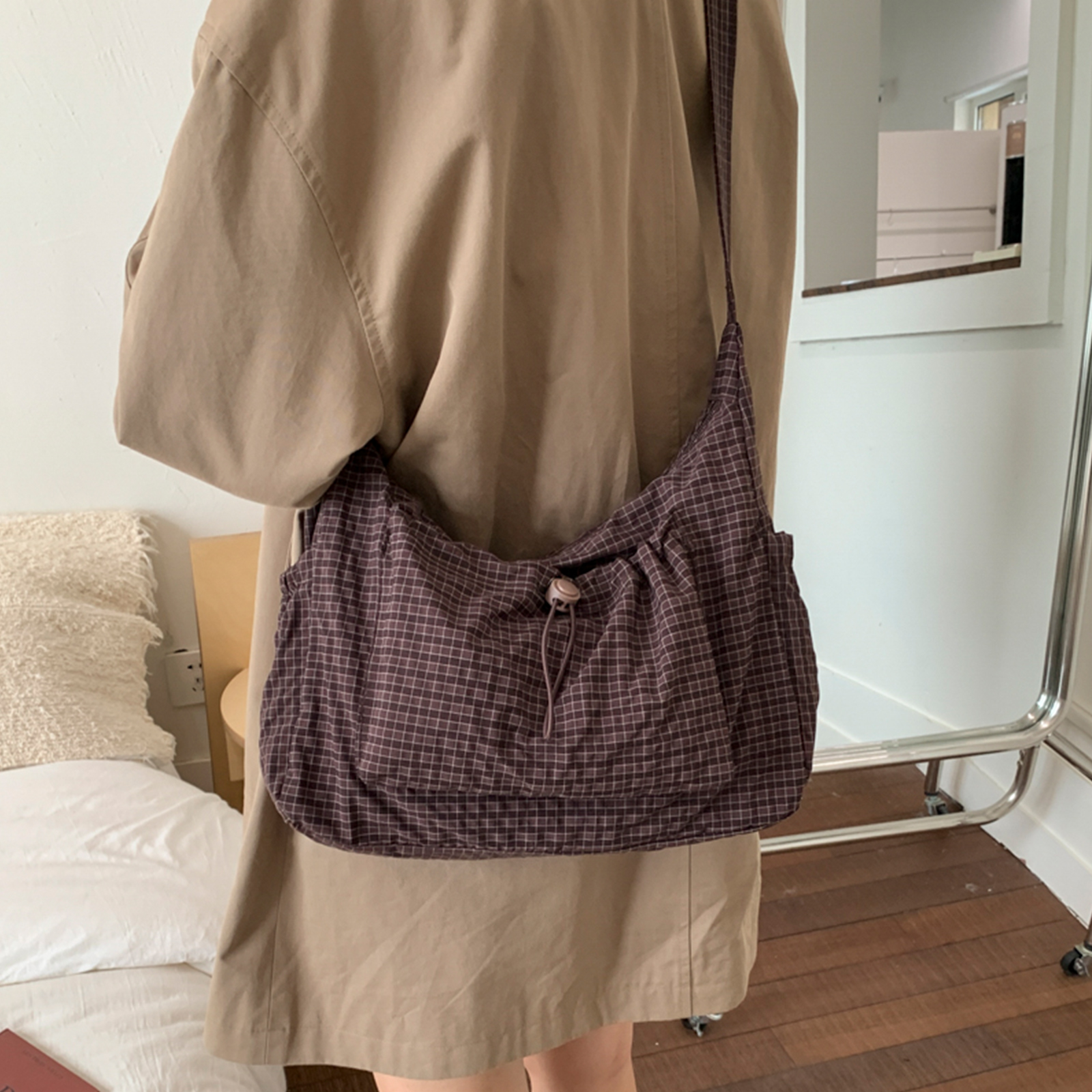 Stylish Womens Checkered Sling Bag Large Capacity Pleated Nylon Plaid Tote Shoulder Bag for Shopping & Dates
