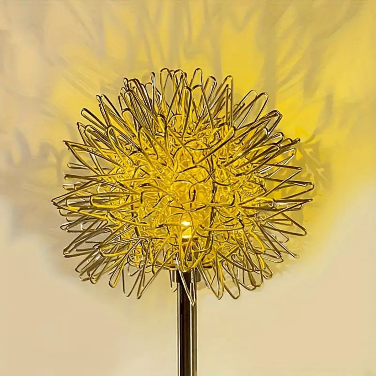 Outdoor Waterproof Solar Dandelion Aluminum Wire Ball Garden Lamp with LED Light Decoration