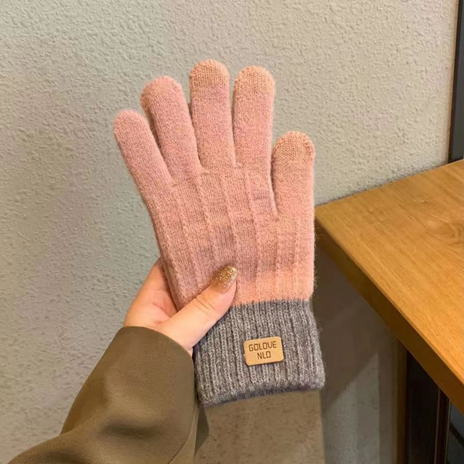 Women's Cable Knit Fleece-Lined Touch-Screen Winter Gloves