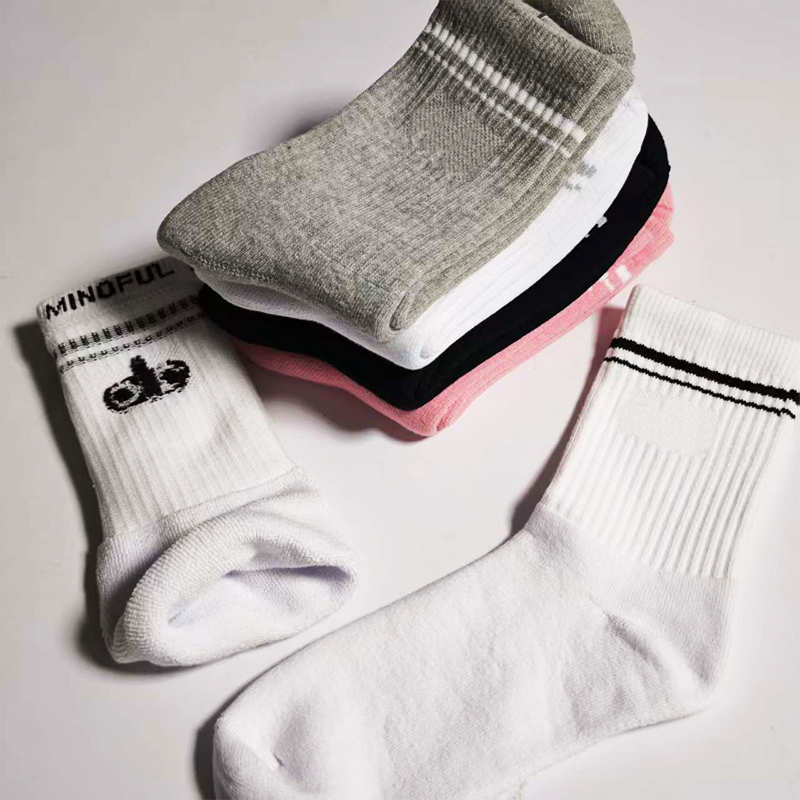 Retro Yoga Socks, Cotton Sports Socks Unisex, Long Socks for Autumn Winter, Breathable Gym Stockings